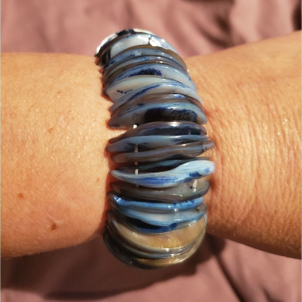 Blue Shell Bracelet‎